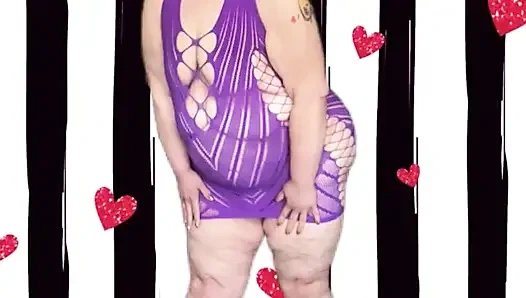 Сквиртует повсюду