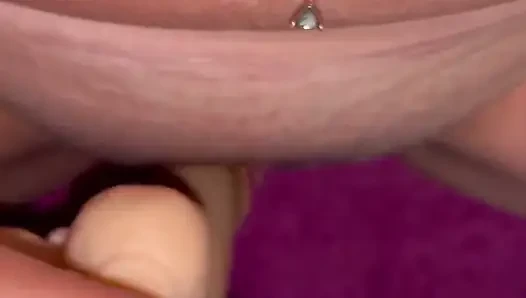 Gadis imut lagi muasin memeknya pakai dildo