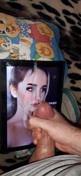 BIG LOAD ON PRETTY FACE