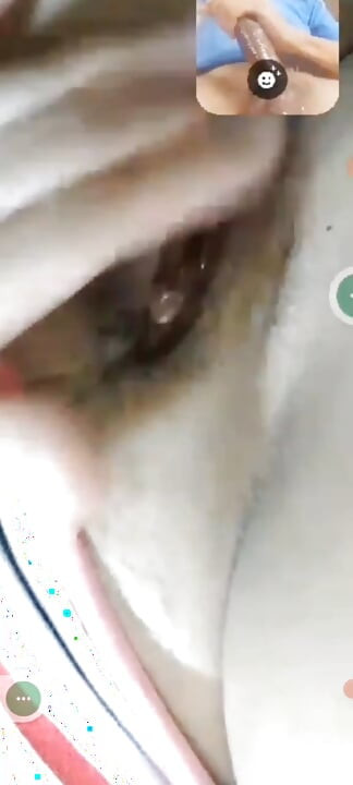 Assy quer engolir meu esperma em vídeo chamada