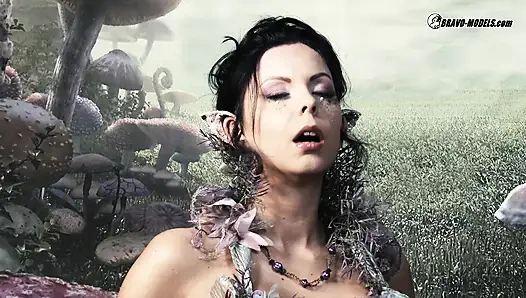 379 Güzel Julia Parker peri