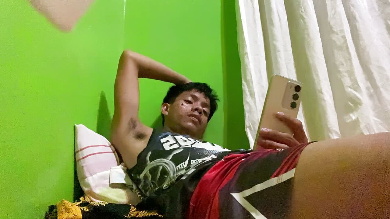 Filipino Twink Sypialnia szarpnij się z wytryski