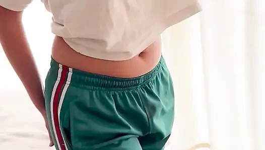 UNSCHULDIGES SCHULMÄDCHEN WIRD VON DER LEHRERIN GEFICKT, SIE STIMMT ZU, INTIM ZU SEIN, DAMIT SIE DAS JAHR VERBRINGEN KANN