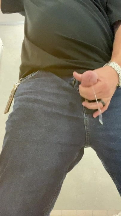 Cumming hard