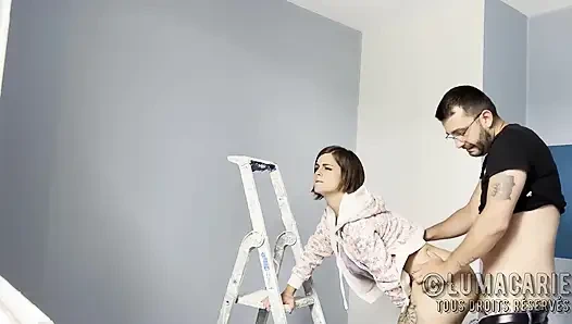 Мари проводит тебе экскурсию по своему дому.