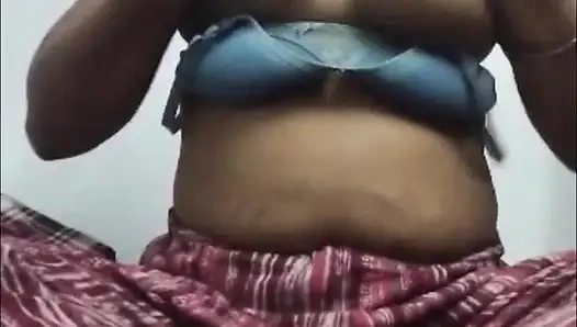 Heute will Bhabhi viel sex haben, kommentiere