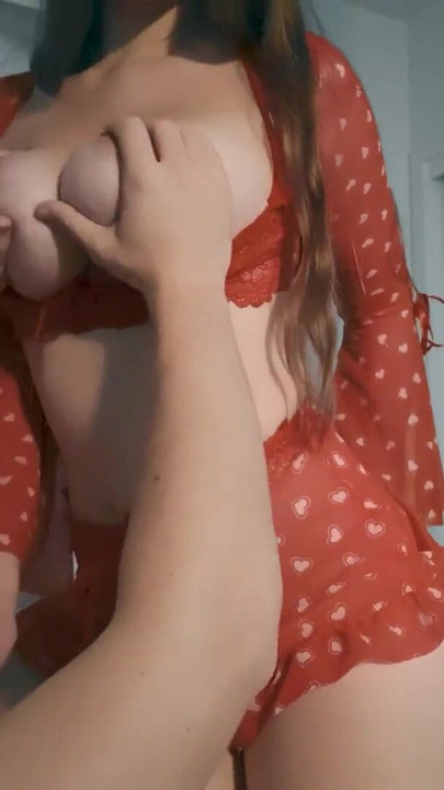 “和我热辣的大奶继妹的晨间性爱”中必分享的时刻