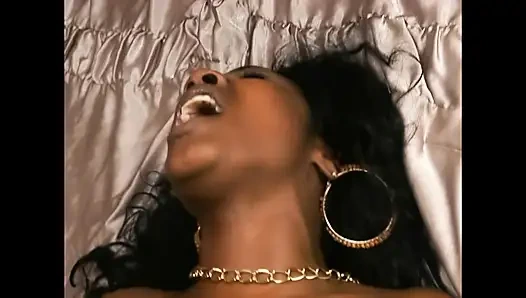 Erangan putus asa mengisi udara