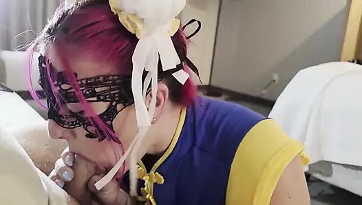 Ateşli evli kadın cosplay chun li