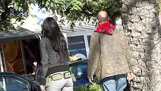 на кастинге M - горячую крошку раз трахали далеко