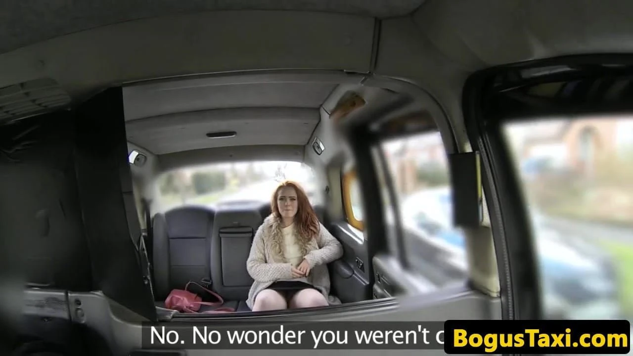 Britisches Ginger-Taxi-Schätzchen in saftiger Vagina gefickt