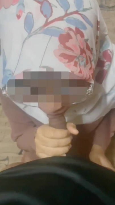 สาวมาเลย์ดูดควยปากเธอ คลิป 1