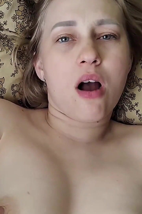 Hot Blonde with a Big Ass Showed off Her Anal Capabilities