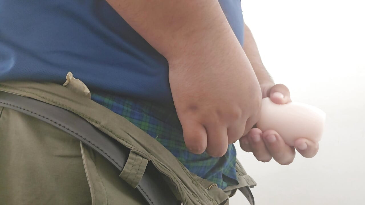 자지를 넣어야 합니까?! - 공중 화장실에서 내 주머니 보지를 사용