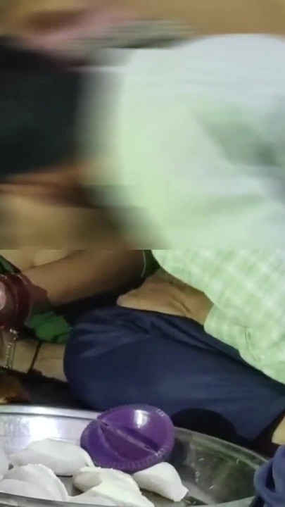 Hintli kadın holi festivalinde mutfakta sikiliyor guziya'nın net Hintçe konuşması | Klip 3