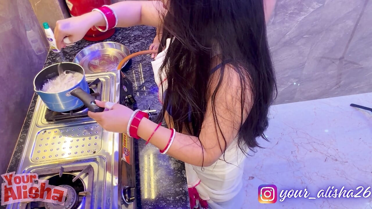 Alisha bhabhi follada mientras cocina ft. Sammy Sins