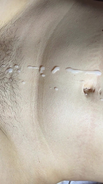 Tôi thức dậy với màn cọ xát chống lại lông của mình, cận cảnh với một lần bắn tinh khổng lồ | Clip 1