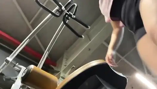 Masturbieren im fitnessstudio mit jucielussie