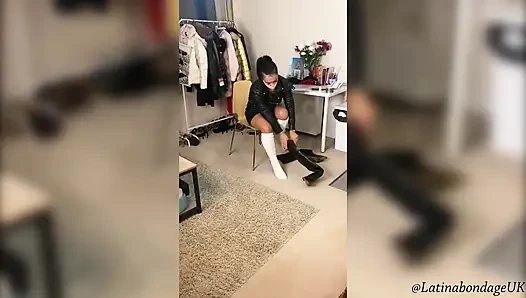 Latin kadın bağlı ve mikrofoam ile ağzı tıkalı (hd)
