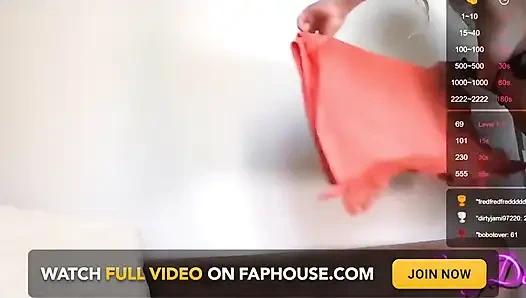 Sexydea canlı web kamerasında amıyla oynuyor