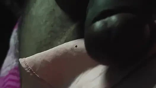 Wife aur husband raat ko sex karte hain aur bada Anand aata Hai jab andar leti Hai