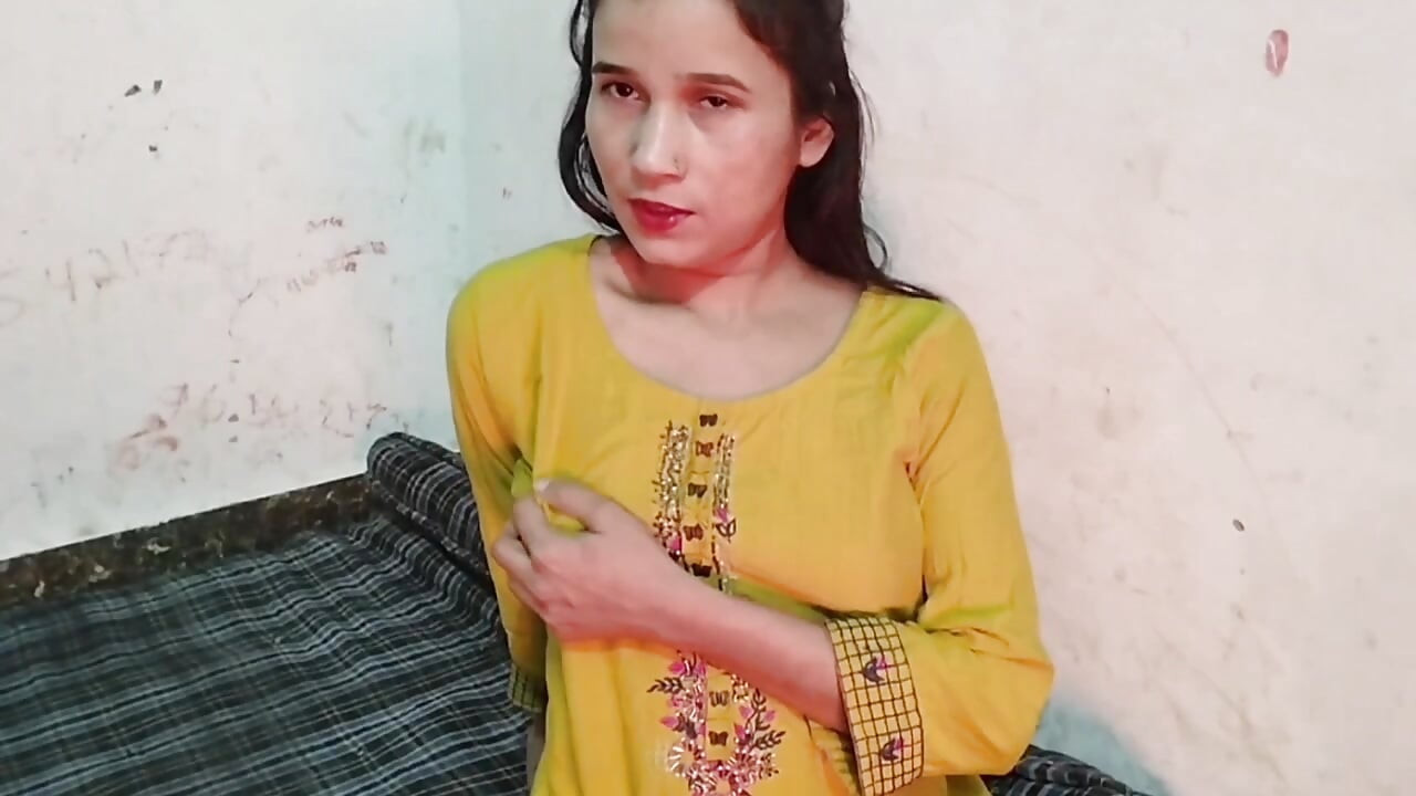 Step sister ki chuchi daba daba kar choda