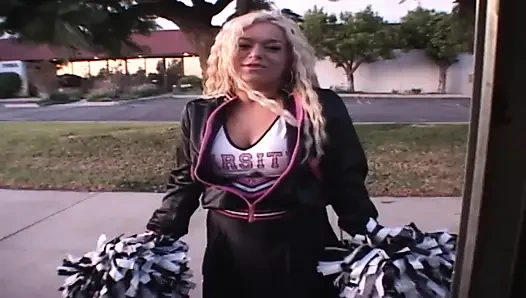 SchÃ1/4ÃŸe, leckere möse von Youngster wartet weit offen darauf, dass ein riesiger penis ihn stößt