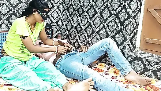 Die stiefschwester des nachbarn kam, um sex mit ihrem stiefbruer zu haben, und fickte ihn mit einem neuen mann und brachte ihn in meinen mund