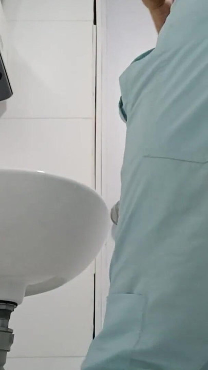 EmotionalER MOMENT aus "KAMMER IM BÜROBADEZIMMER"