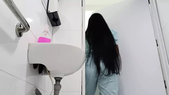 CHAMBER IN THE OFFICE BATHROOM