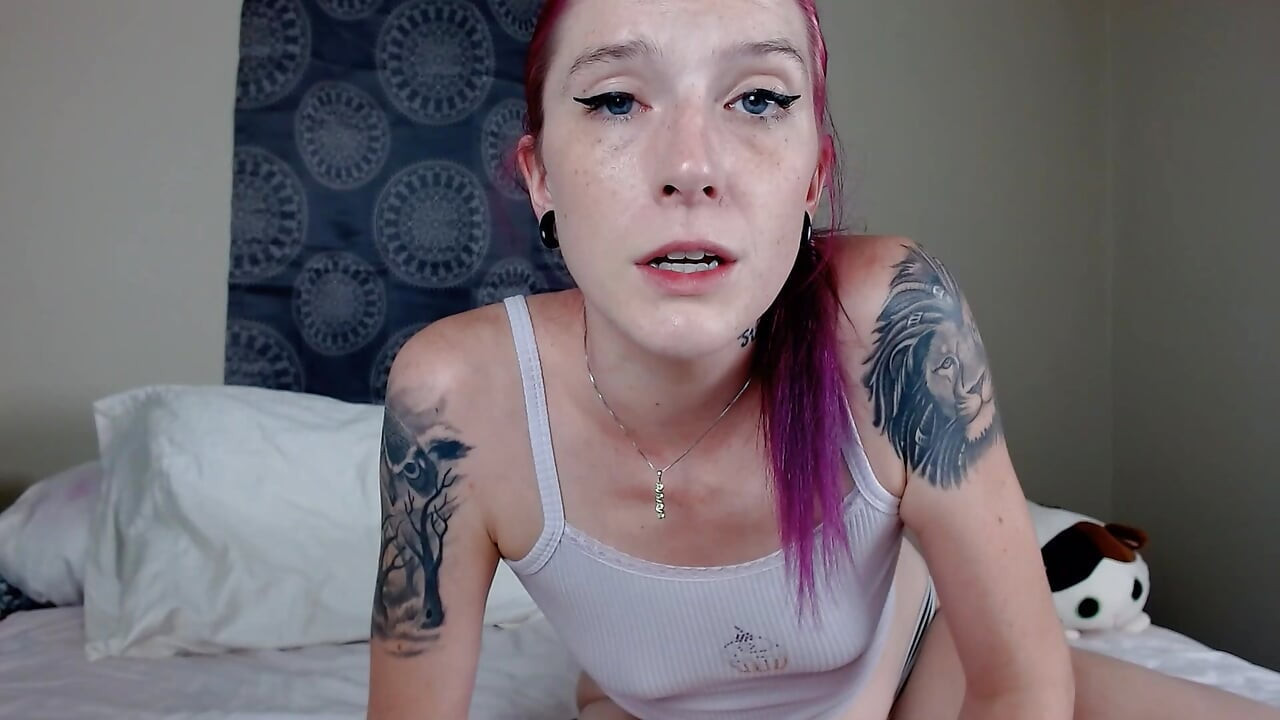 Sloppy Gape Slut Opens Wide