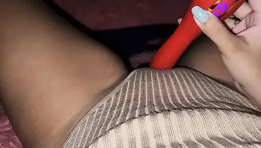 Powerful toy that eats, my pussy, it reached heaven and gives me an orgasm