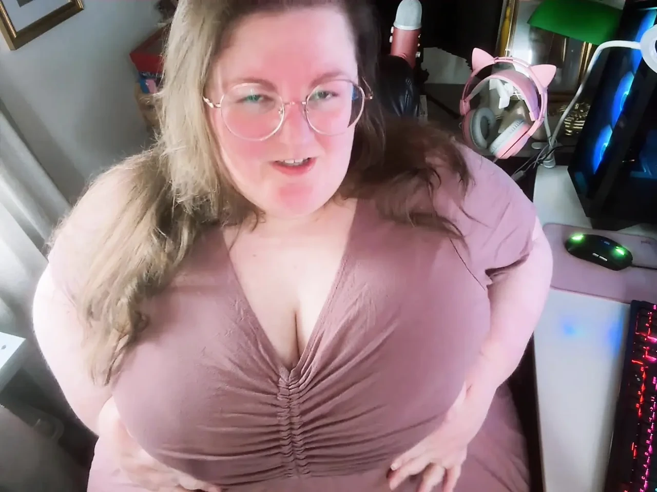 Silly SSBBW MrsApple Begs Master For Cock and Cum