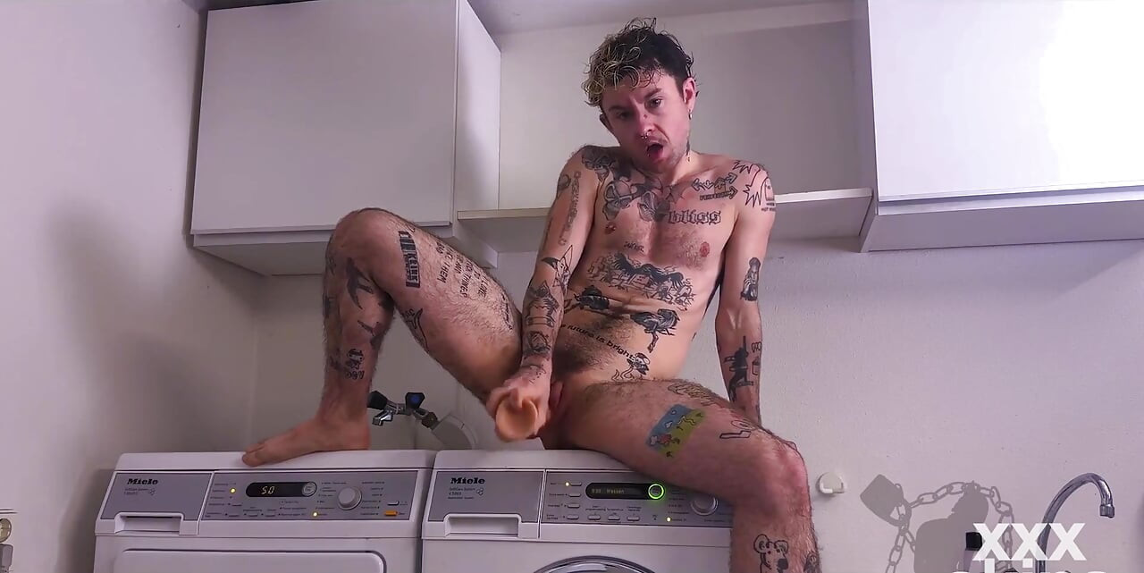 Horny Ftm XXX Skips Jerks off His Boypussy While Sitting on the Washing Machine