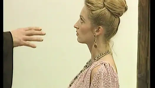 Rasputin si biarawan sange membawa putri rusia rambut pirangnya ke dalam lipatan tubuh aduhainya