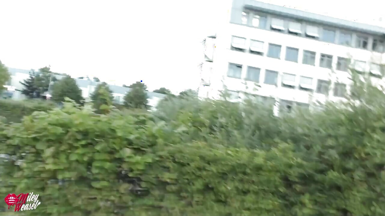 Follar en público... ¡Rubia caliente follada!