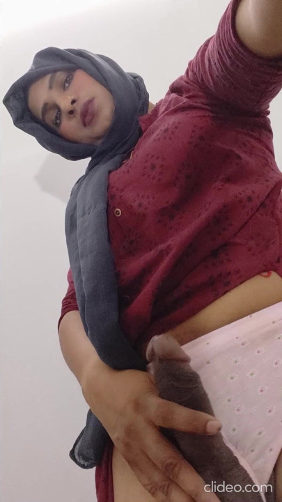 SEXY TRANSSEXUAL QUENTE PUNHETA