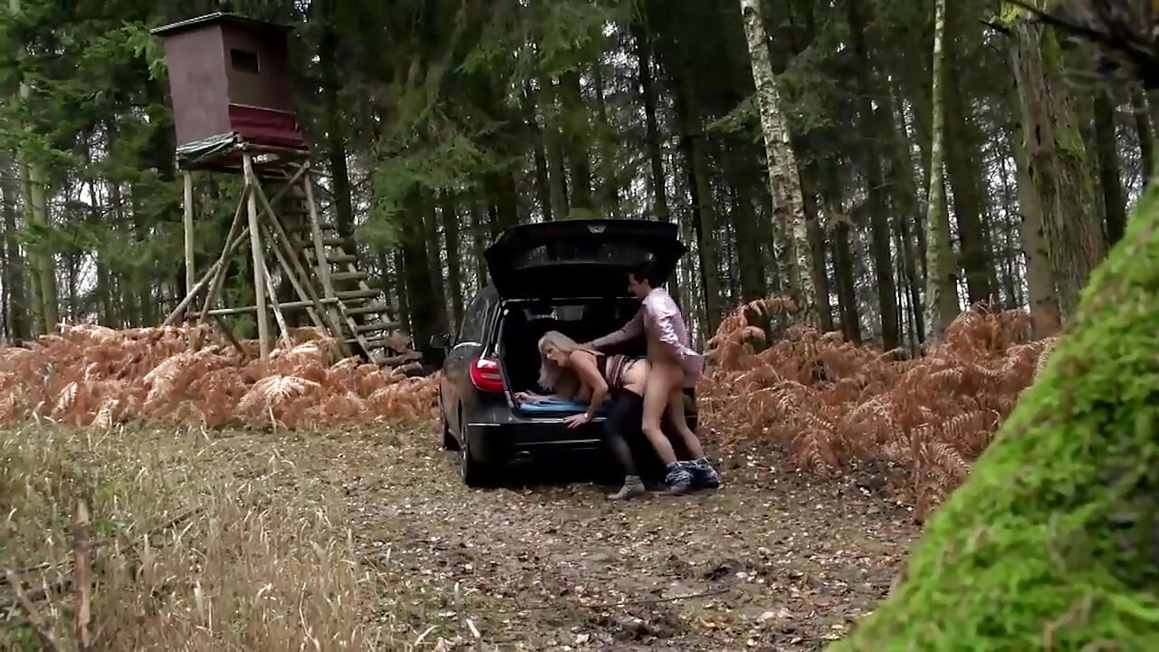 Pierced mature nympho in wild experience