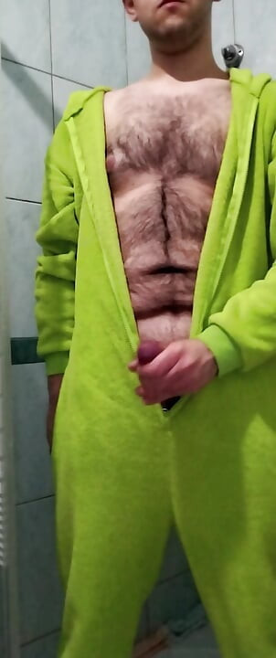 Grinch shower time