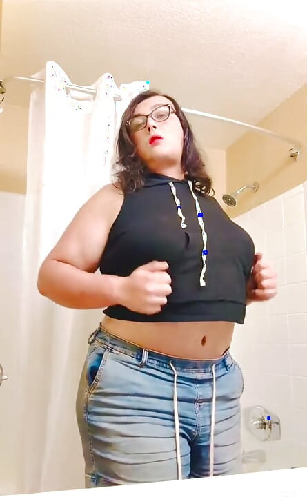 It's time for another shower with Christi!