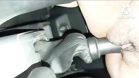 Saison 161. Ã–hã1/4r öffne ihre kleidung im auto. Freund fickt ihn vor