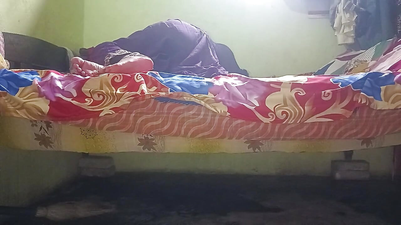 Üvey baba üvey kızını sikiyor