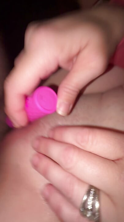 Little blonde mature slut cant stop cumming and squirting everywhere