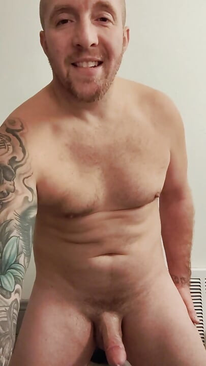 Nonton ayah ngocok kontolnya sampai dia crot untukmu