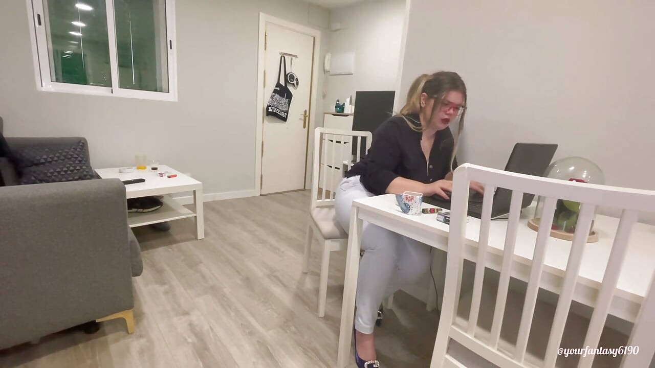 prdeća sekretarica 2