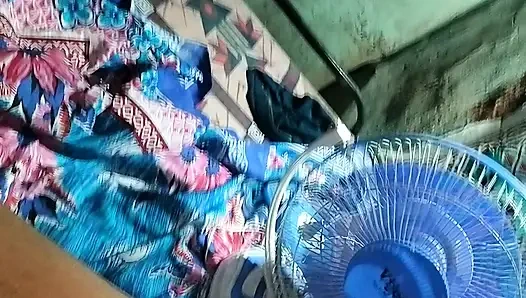 Маленькая невестка весело повеселилась с 15-дюймовым большим.