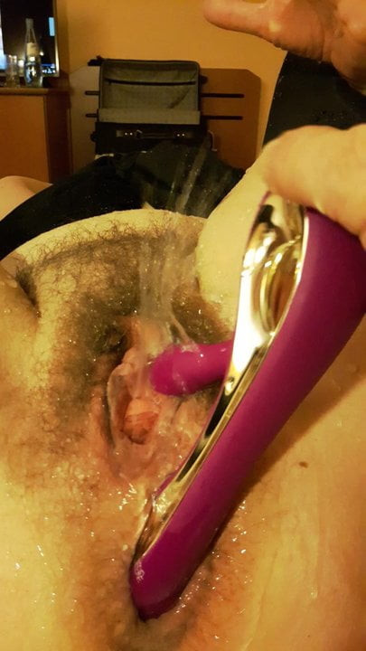 Housewife Squirting