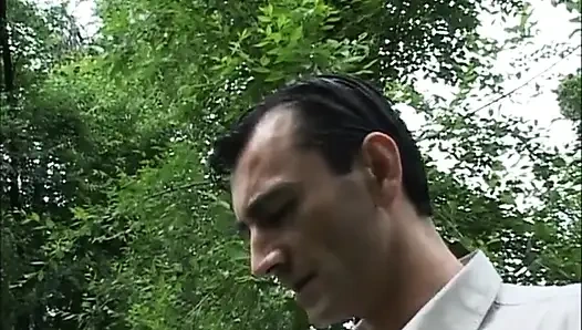 Ngentot memek milf mungil... Crot di mulut