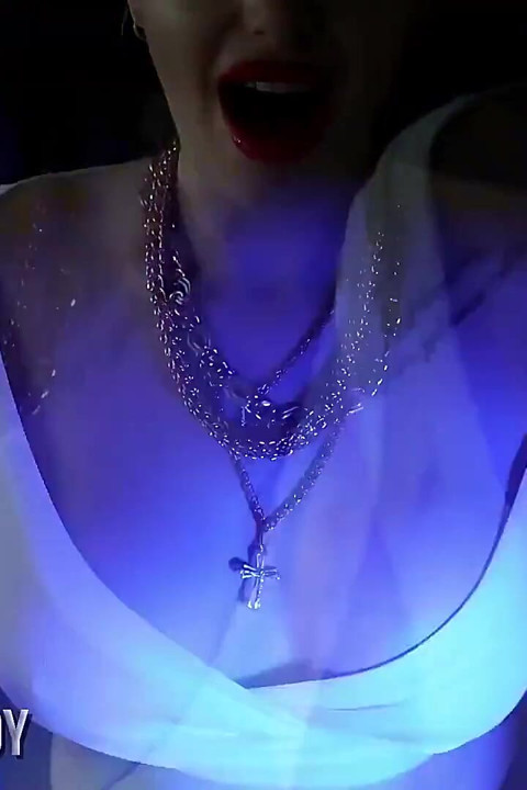 Mesmerizing mind fuck! You need to edge, you need to jerk, you need to send!