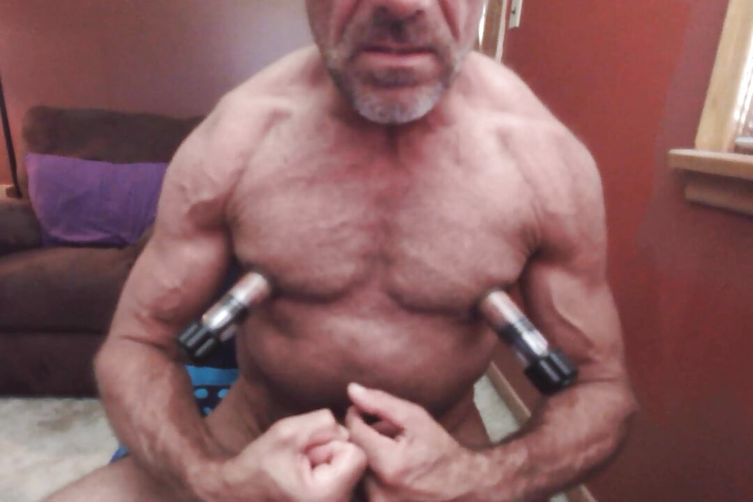 Gay Nipple Pig pumping nipples, flexing pecs